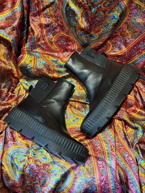 Fenty X Puma Chelsea Boots Black Leather Women's Size 7